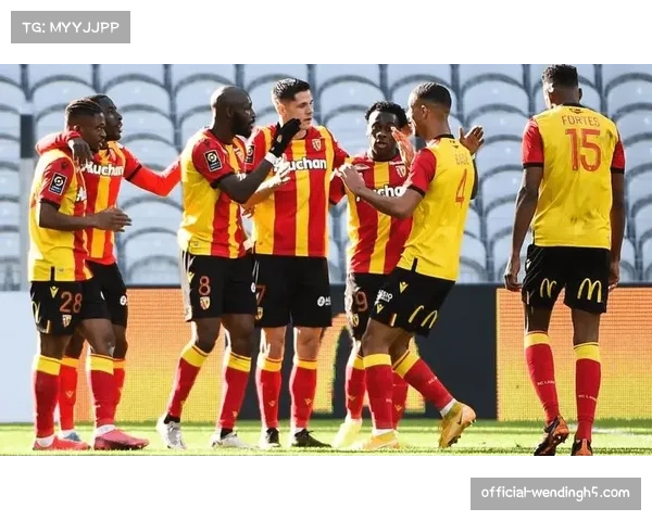 朗斯主场2-0战胜洛里昂 豪取五连胜继续领跑